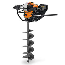 Trivella a scoppio Stihl BT 131 per operatore singolo con impugnatura antivibrante.