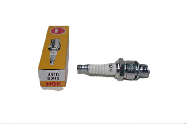 Candela NGK B6HS motore 2 tempi a benzina trattorino tagliaerba