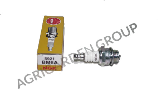 Candela NGK BM6A motore a benzina trattorino tagliaerba