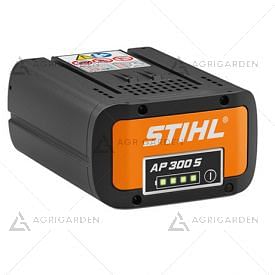 Batteria Stihl AP 300 S agli ioni di litio da 281 Wh con indicatore dello stato di carica al LED.
