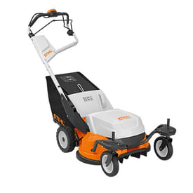 Rasaerba a batteria trazionato Stihl RMA 765 V con variatore, larghezza di taglio da 63cm e sacco di raccolta da 80litri.