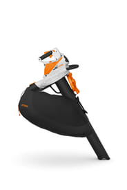 Soffiatore e aspiratore a batteria Stihl SHA 56 per uso privato.