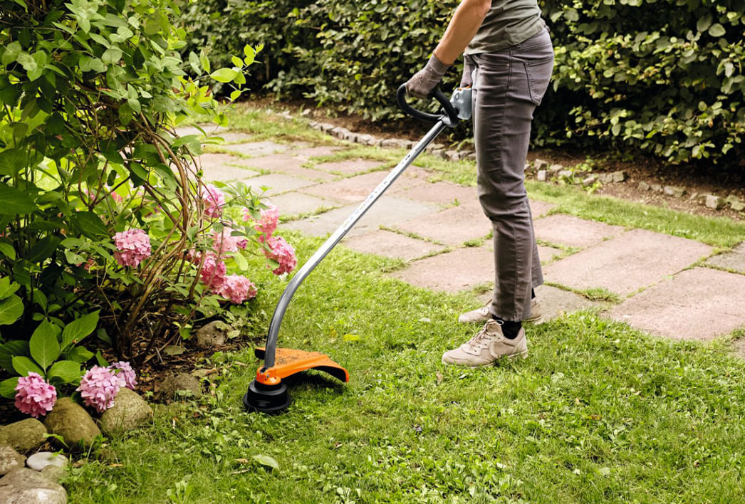 attrezzi per togliere erbacce